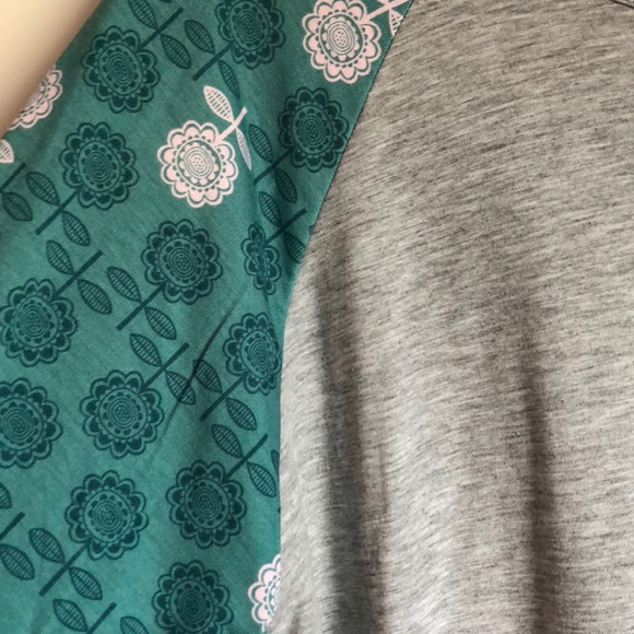 Gently worn XL LuLaRoe Randy Shirt - Picture 5 of 7